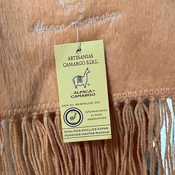 Alpaca Camargo Melon Colored Fringe Scarf NWT - Picture 11 of 12